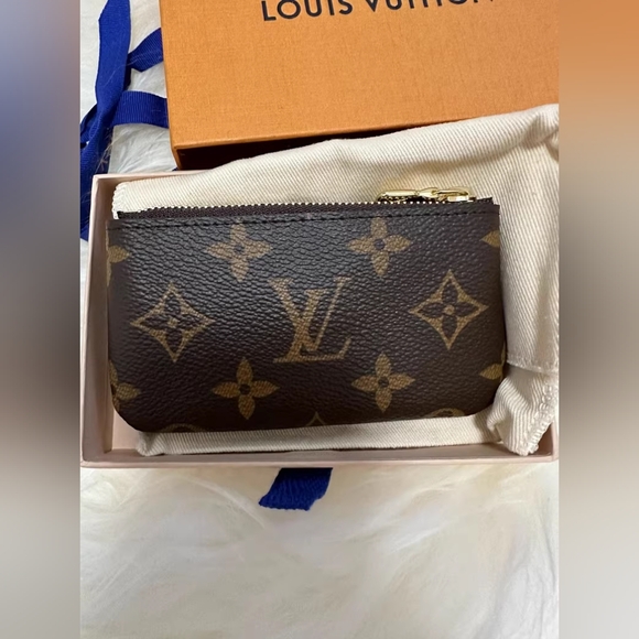 Louis Vuitton Key Pouch - Picture 2 of 8